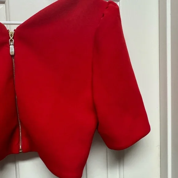 Elliatt Red Puff Sleeve Crop Top - Picture 8 of 11